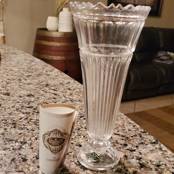 SOLD - Shannon Crystal by Godinger Vase NWOT - Picture 2 of 9